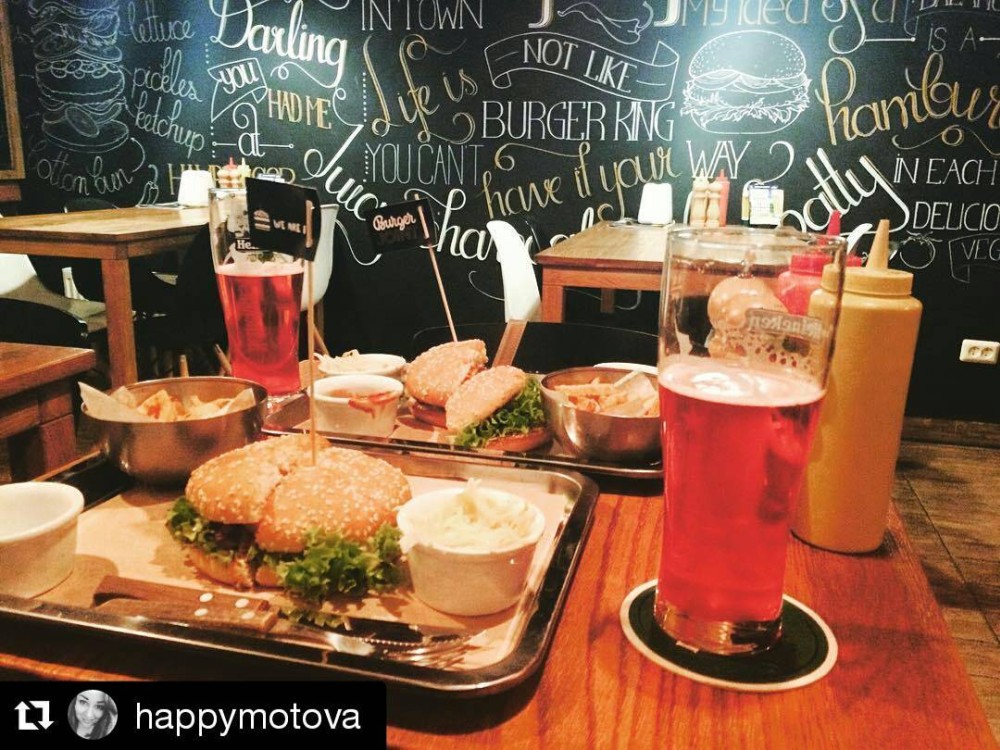 Фаст-фуд «Burger Joint»