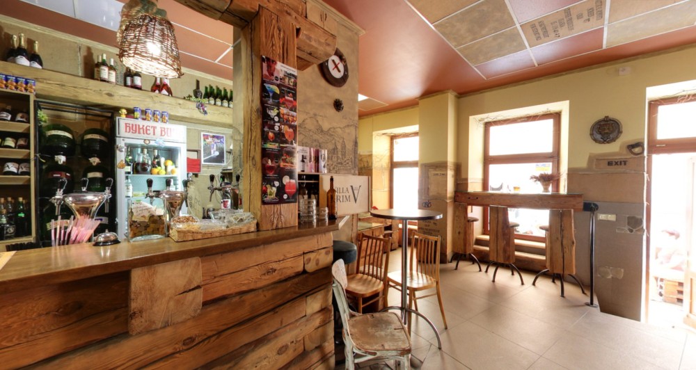 Race of Wine Bar & Shop at 15 Staroyevreys'ka Street