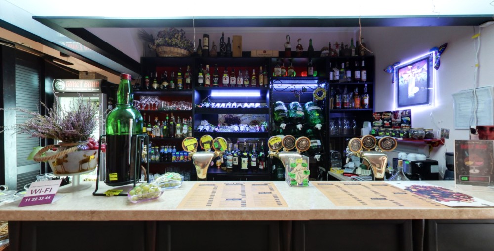 Race of Wine Bar & Shop at 5 Staroyevreys'ka Street