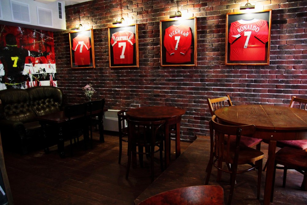 Cantona Pub