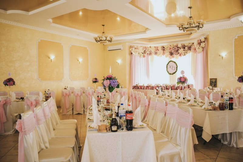 Zhuravli Restaurant