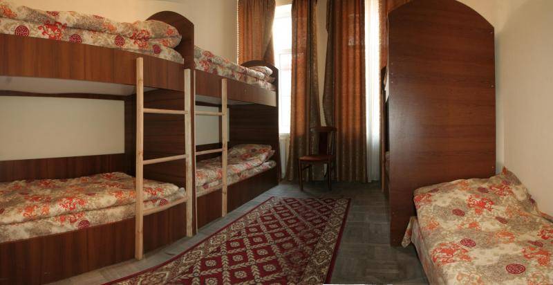 Leohostel