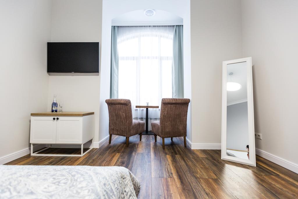 Готель «Hotel No. 10»