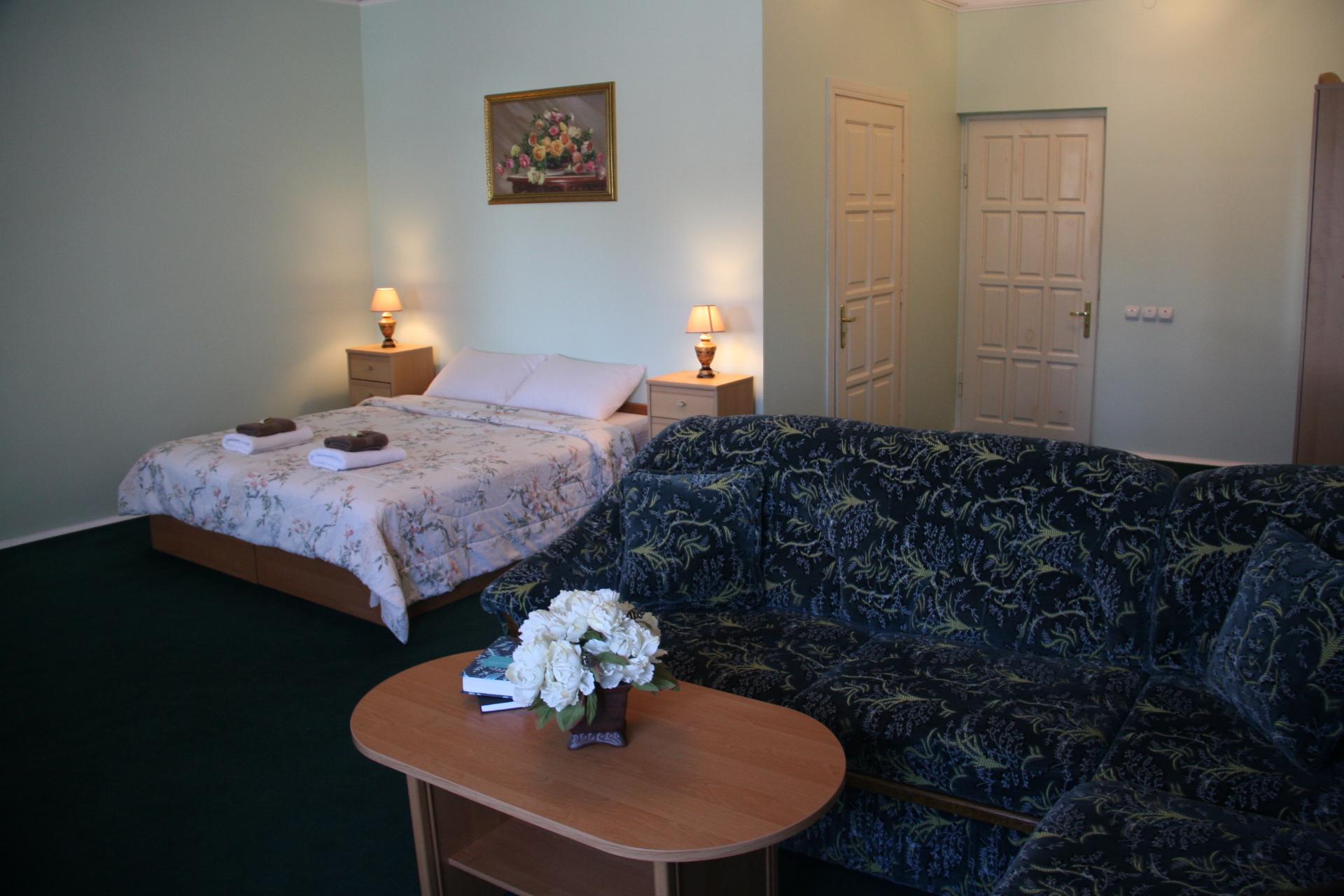 Отель «Heavenly B&B»