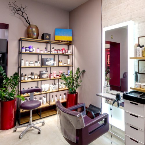Салон красоты «Авентин» на ул. Дорошенка